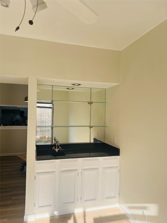 Building Photo - 2668 Bering Dr