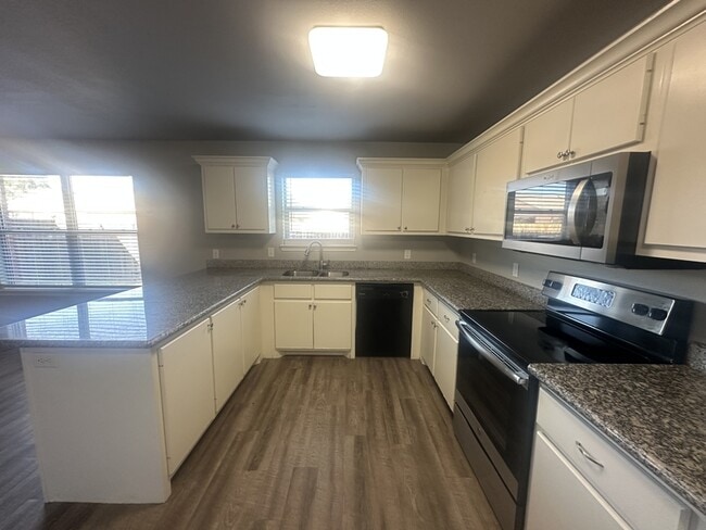 Building Photo - 3430 Itasca St