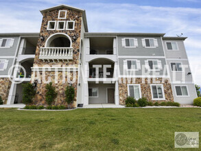 Building Photo - Condo in Saratoga Springs