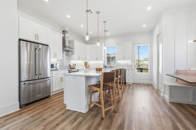 Building Photo - 4712 Avenue Q