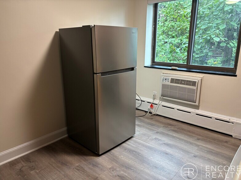 Building Photo - 5 Chester St