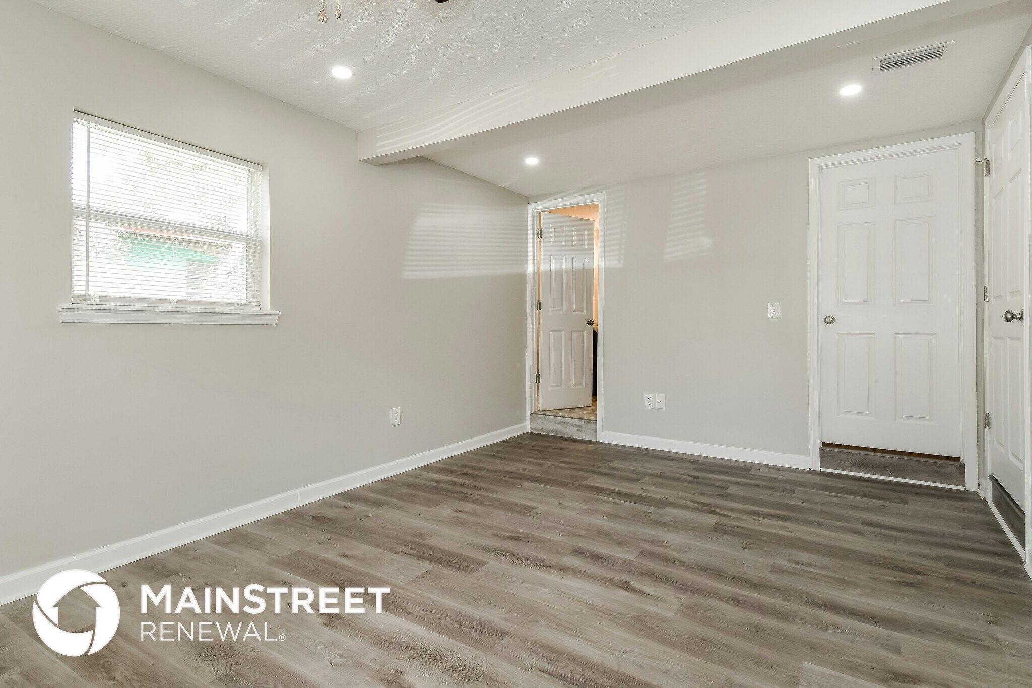 Building Photo - 8509 Addison Rd