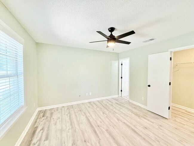 Building Photo - 4993 Mayo Cir