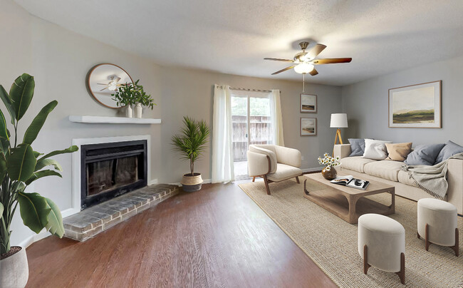 Living area with Fireplace - 846 Piney