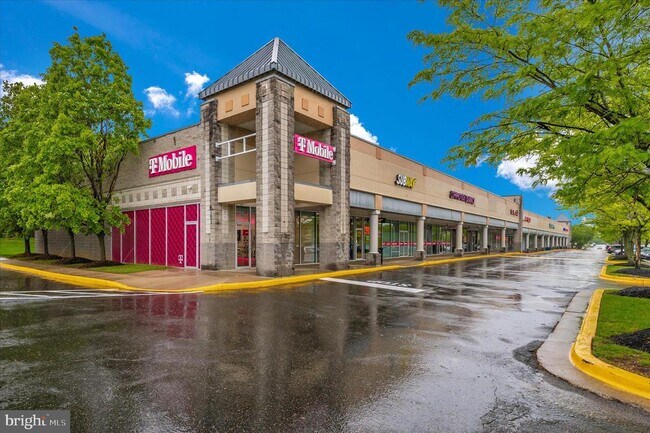 Building Photo - 13205 Cloppers Mill Dr