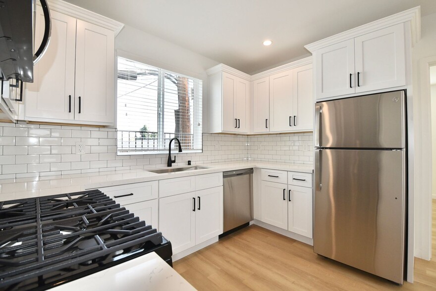 Building Photo - 2683 34th St
