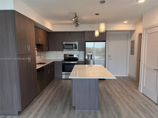 Building Photo - 9000 Ramblewood Dr