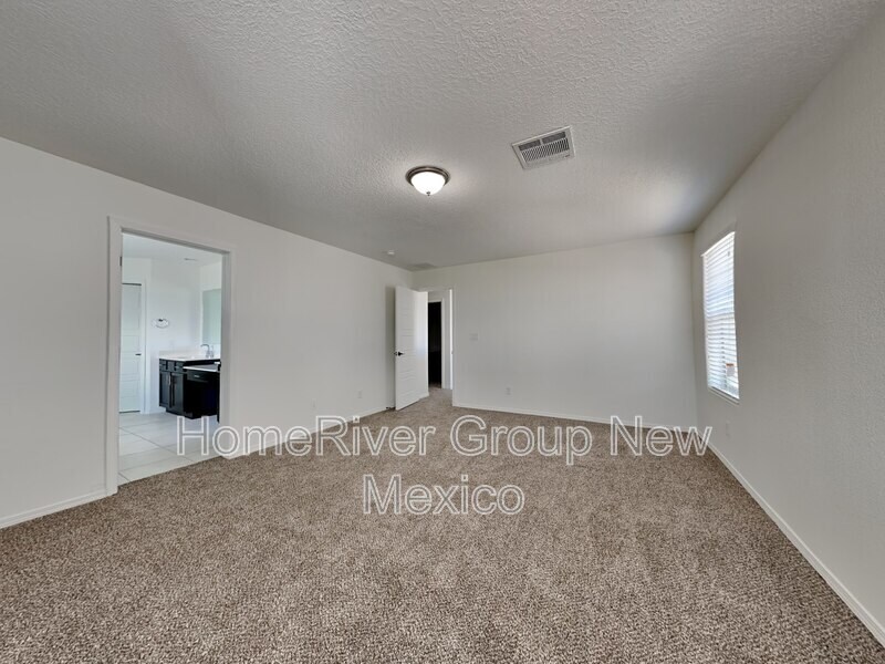 Building Photo - 3107 Farragut St NE
