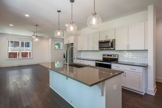 Building Photo - East Nashville Condo at Cleveland Park