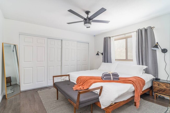 Building Photo - 57405 Navajo Trl