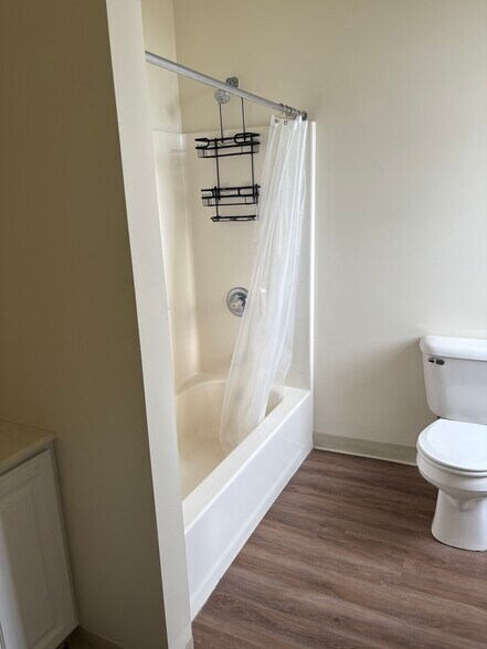 Bath - 10 N Main St