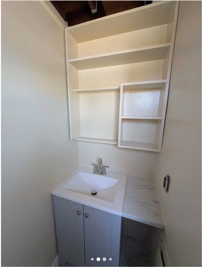 Building Photo - 2600 Shanks Rd