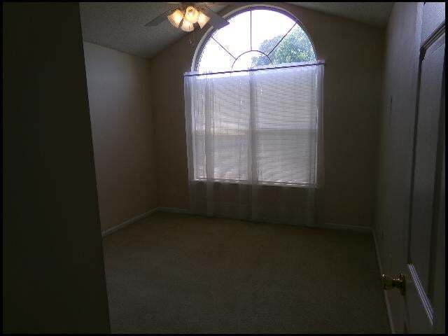 Building Photo - 1024 Colonial Dr