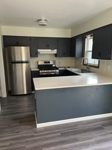 Building Photo - 14535 W Janice Pl