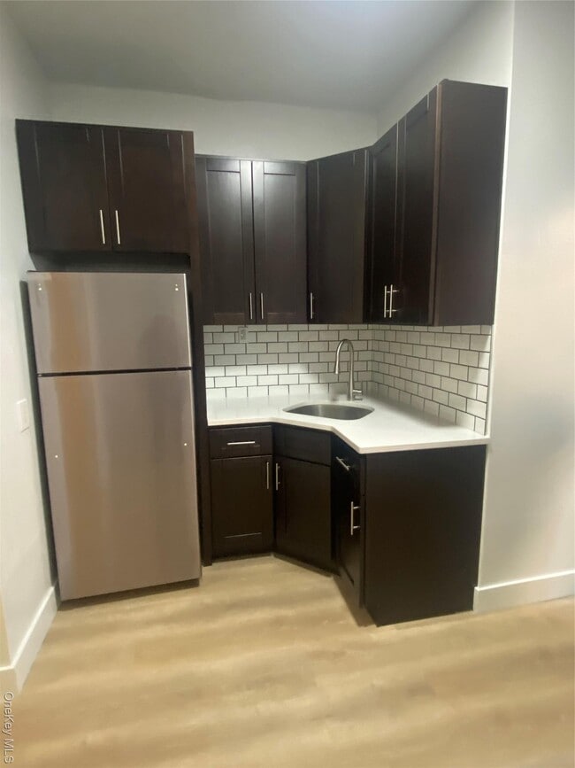 Building Photo - 73-17 72nd St