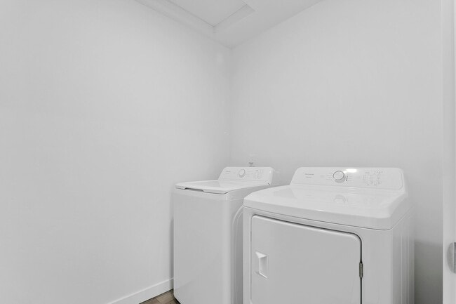 Building Photo - 8164 W Grey Alder Dr