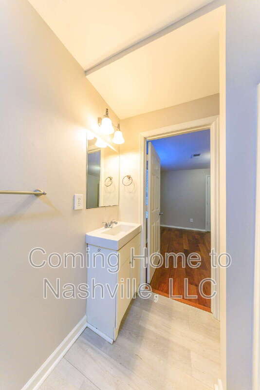 Building Photo - 891 W Sharpe Ave