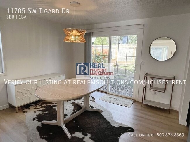 Building Photo - 11705 SW Tigard St