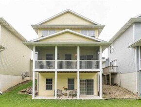 Building Photo - 3 bedroom 2.5 bathroom single family home in Cedar Falls school district