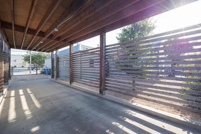 Building Photo - 1021 Nomas St