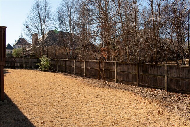 Building Photo - 5106 S Sloan Cir