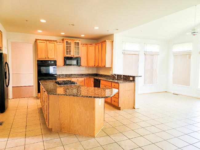 Building Photo - 2702 Millwood Way