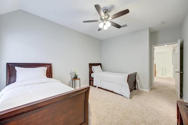 Building Photo - 4907 Mountain Fork
