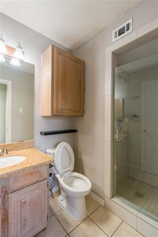 Building Photo - 5840 Spring Valley Rd