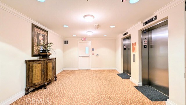 Building Photo - 580 W Main St