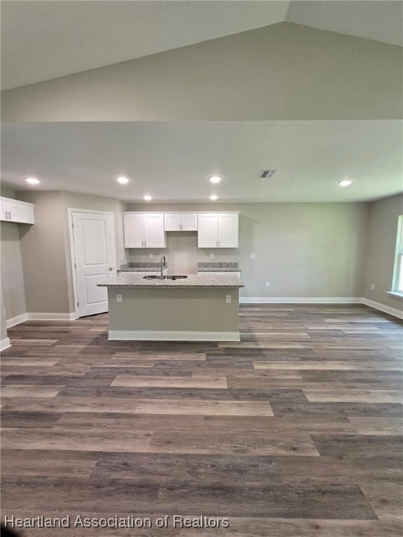 Building Photo - 6100 Aquavista Dr