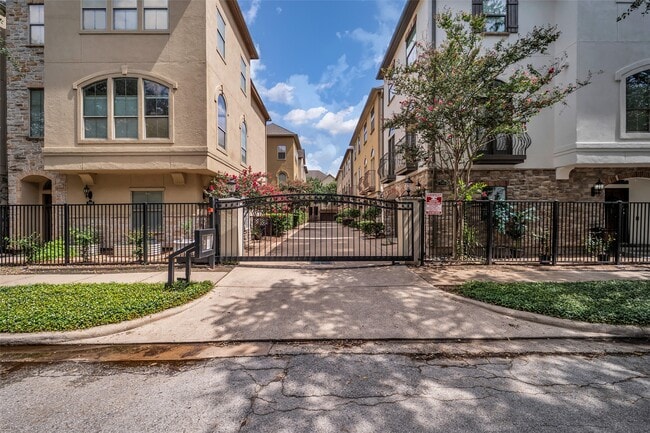 Building Photo - 542 Bomar St