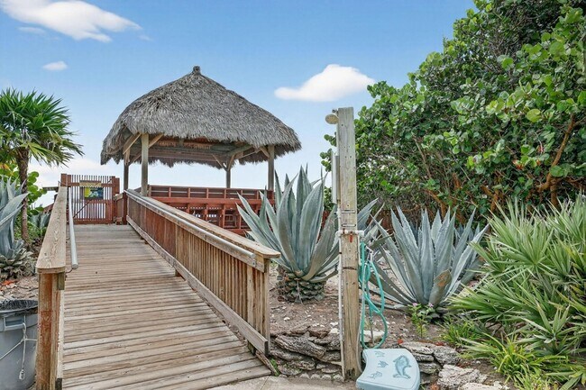 Building Photo - 10310 S Ocean Dr