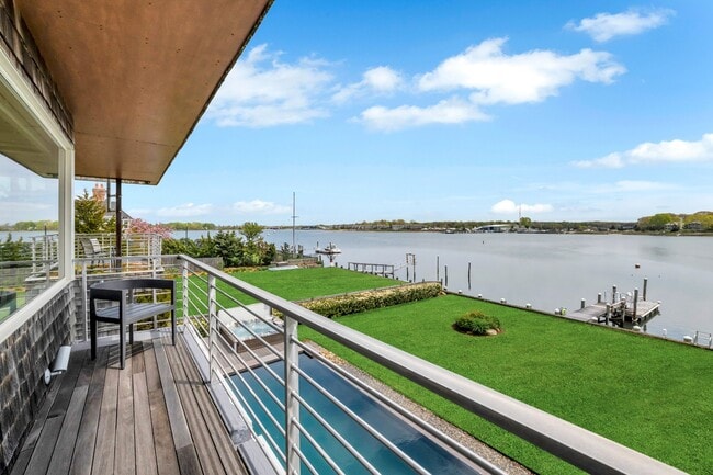 Building Photo - 54 Bay View Dr E