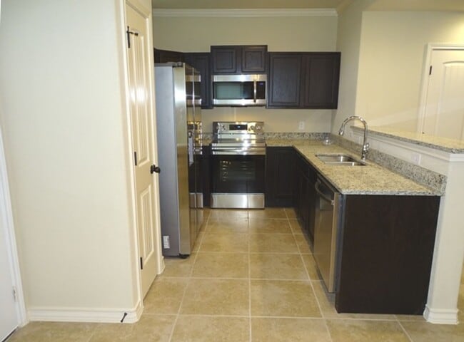 Building Photo - 13911 Annas Way #101, San Antonio, TX. 78233