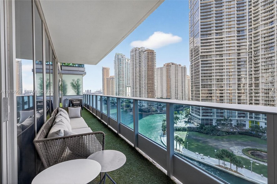 Building Photo - 200 Biscayne Boulevard Way