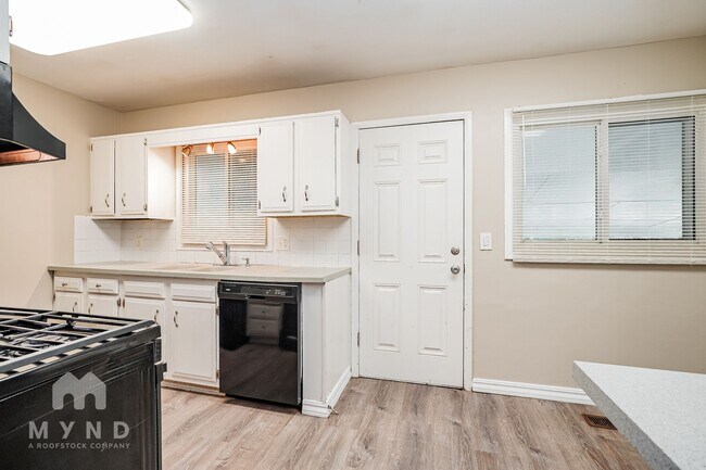 Building Photo - 1327 Marble Dr
