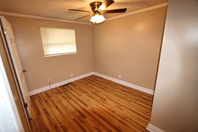 Building Photo - Charming 3 Bed 1 Bath Ranch