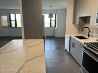 Building Photo - 10 Ocean Blvd