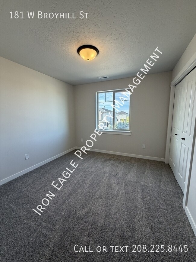 Building Photo - 181 W Broyhill St