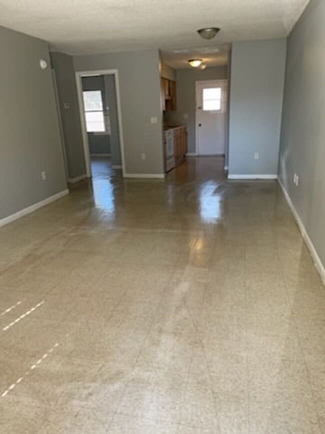 Building Photo - Single Family Home