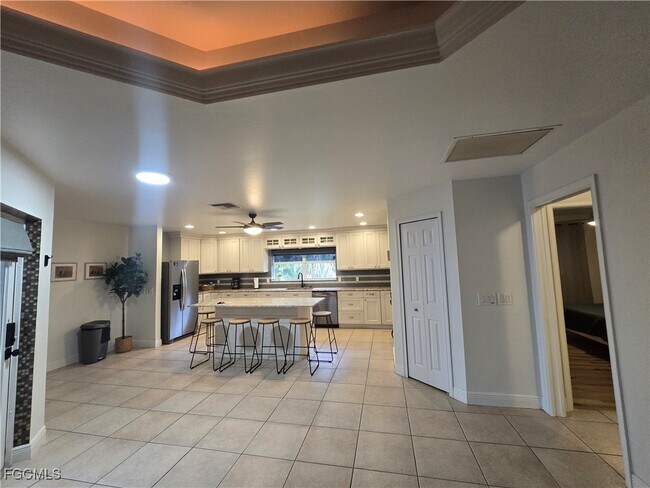 Building Photo - 2309 SW 27th St