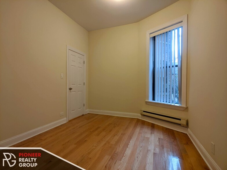 Building Photo - 1224 N Dearborn St