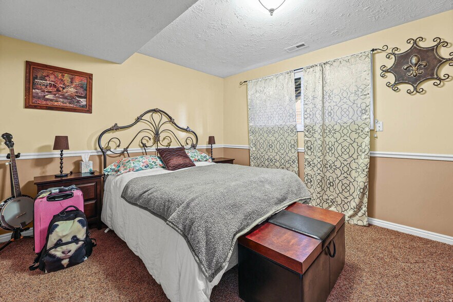 Building Photo - 9107 S Peach Blossom Dr