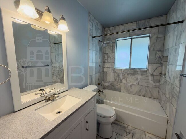 Building Photo - 3306 W Platte Ave