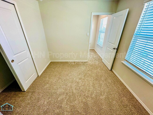 Building Photo - 5022 Jaspillite Ave