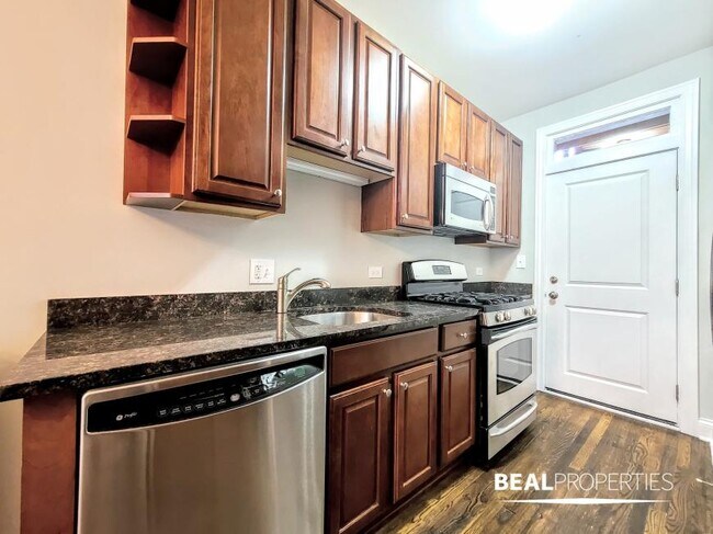 Building Photo - 1 bedroom in CHICAGO IL 60613