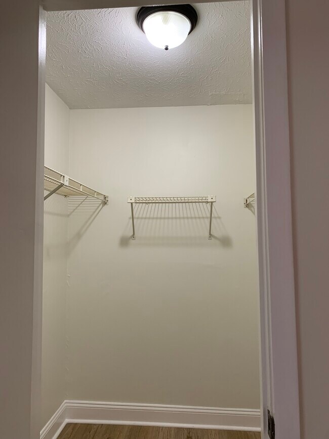 Building Photo - 524 Warm Springs Cir