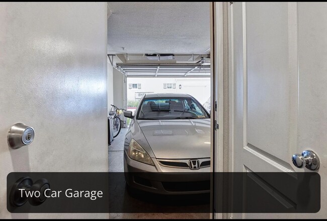 Building Photo - 3 bedrooms townhome in Eastlake/Otay Ranch...