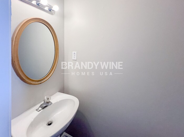 Building Photo - 305 Shadetree Ln