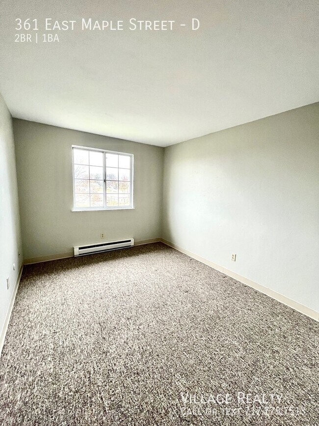 Building Photo - 361 E Maple St